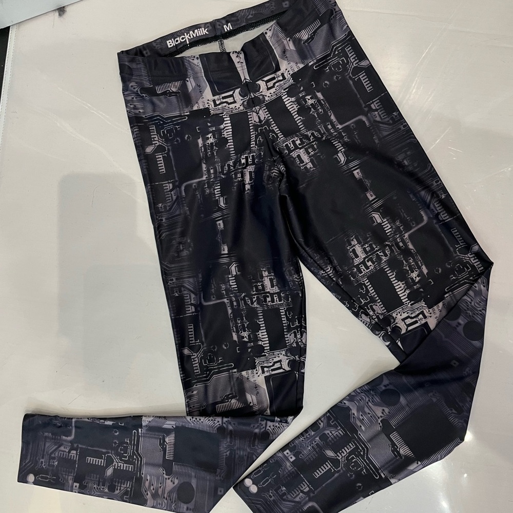 RARE*  Circuit Board Leggings M Like New